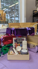 Load image into Gallery viewer, Lavender Christmas Cracker Gift Sets
